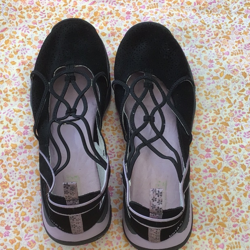Jambu black suede shoes.